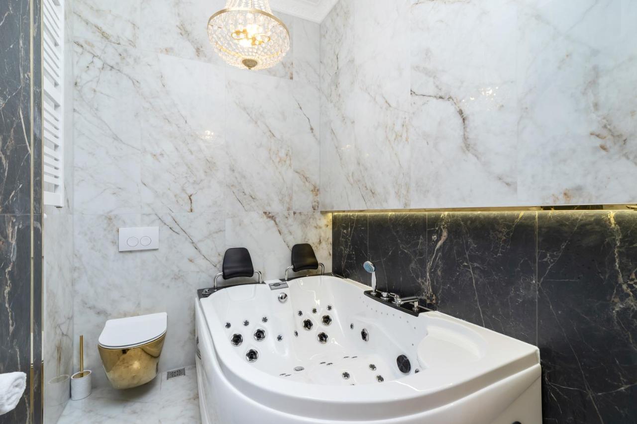 Kazimierz Studio With Jacuzzi By Renters Prestige Krakow Exterior photo